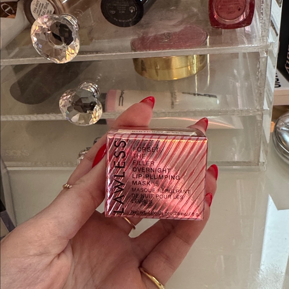 Flawless Overnight Lip Plumping Mask